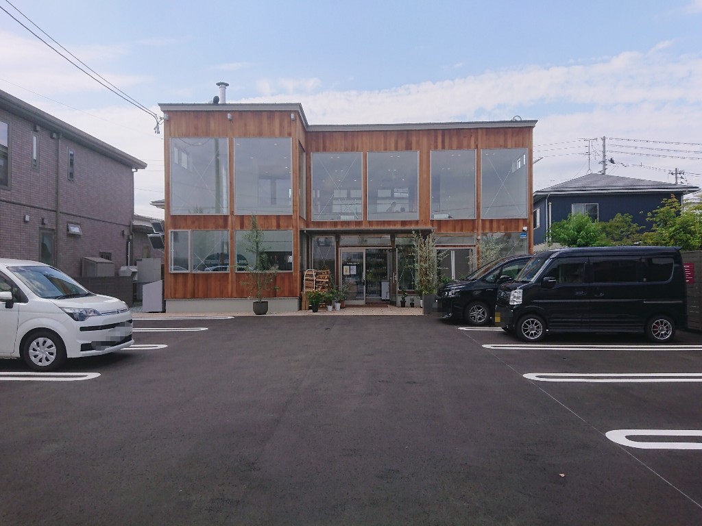 フラムストア駐車場_copy_1024x768