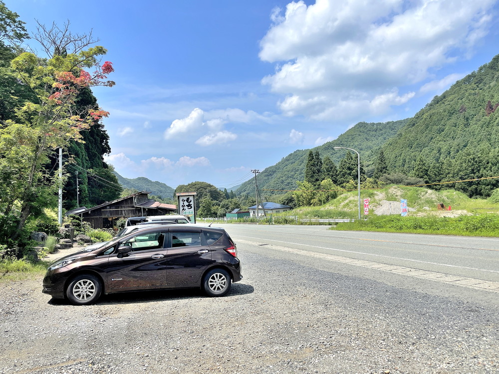 峠の茶屋-駐車場