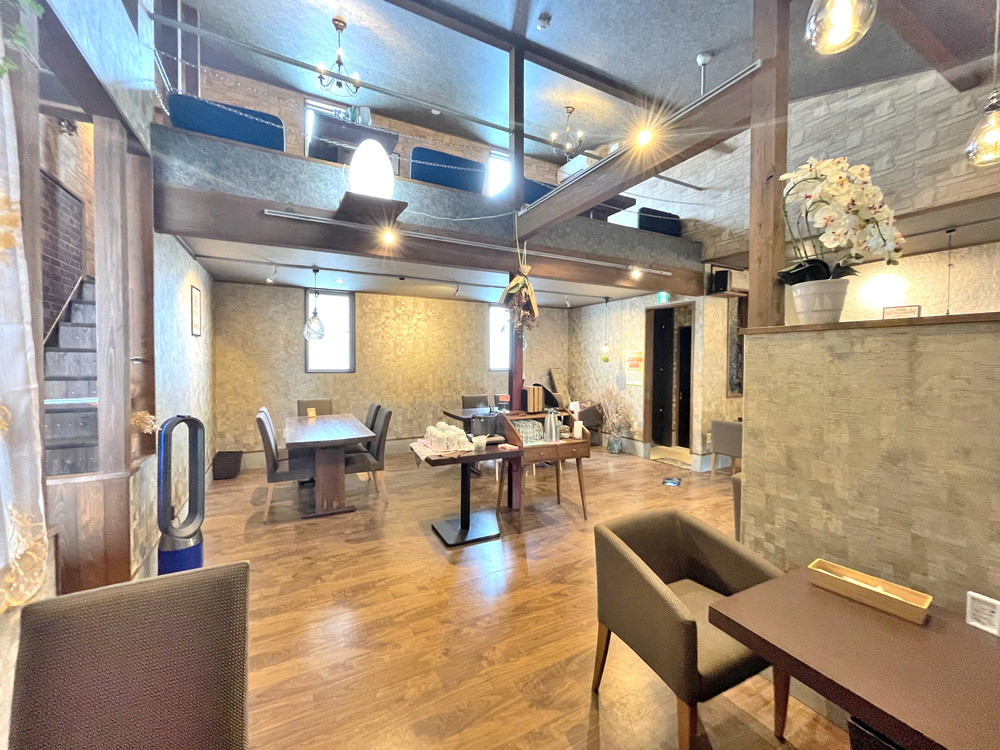 トライアングル-店内①