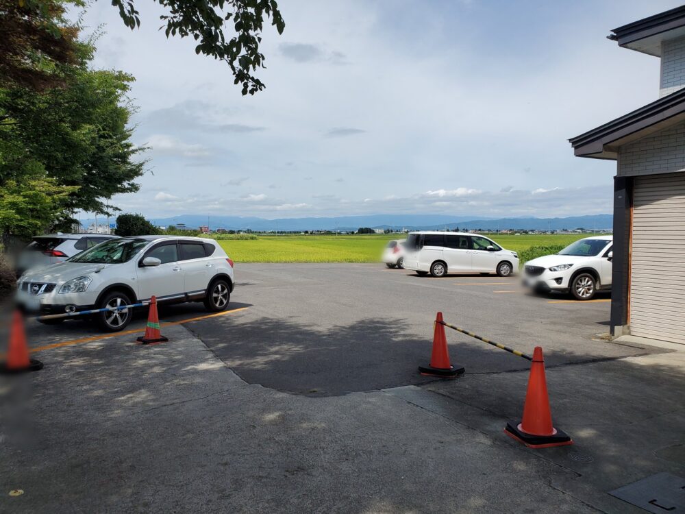 志づ美-駐車場