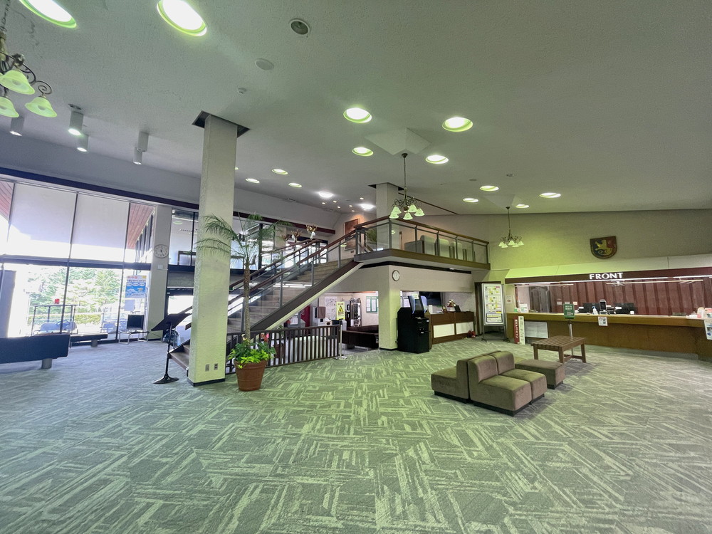 天童カントリークラブ-館内1