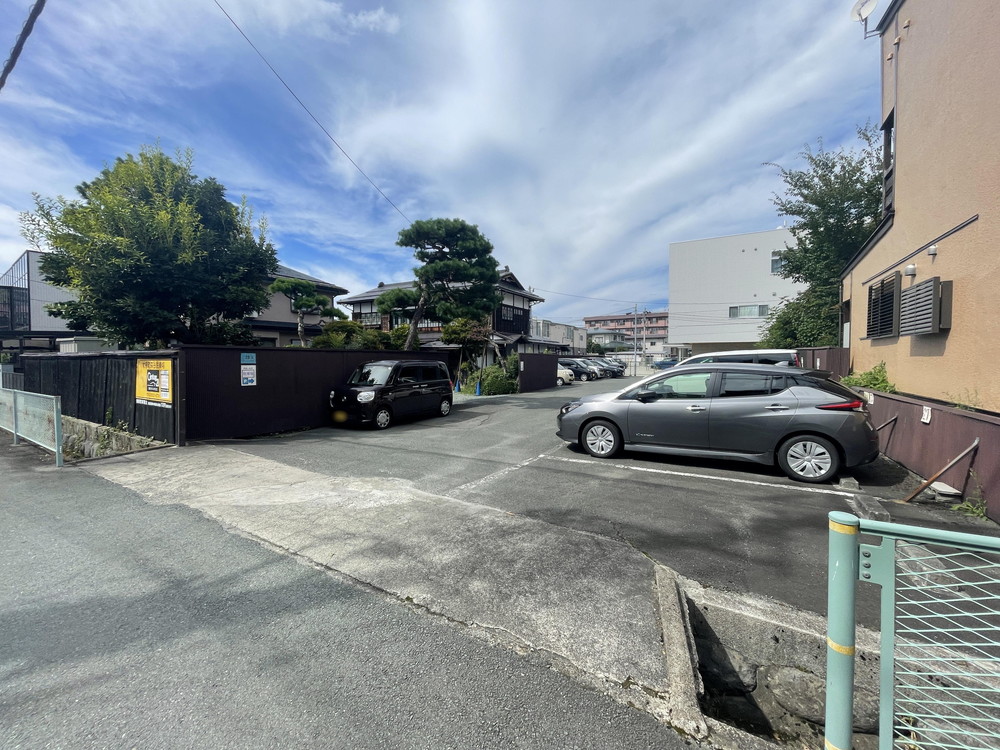 和食お食事処ゆず-駐車場 (2)