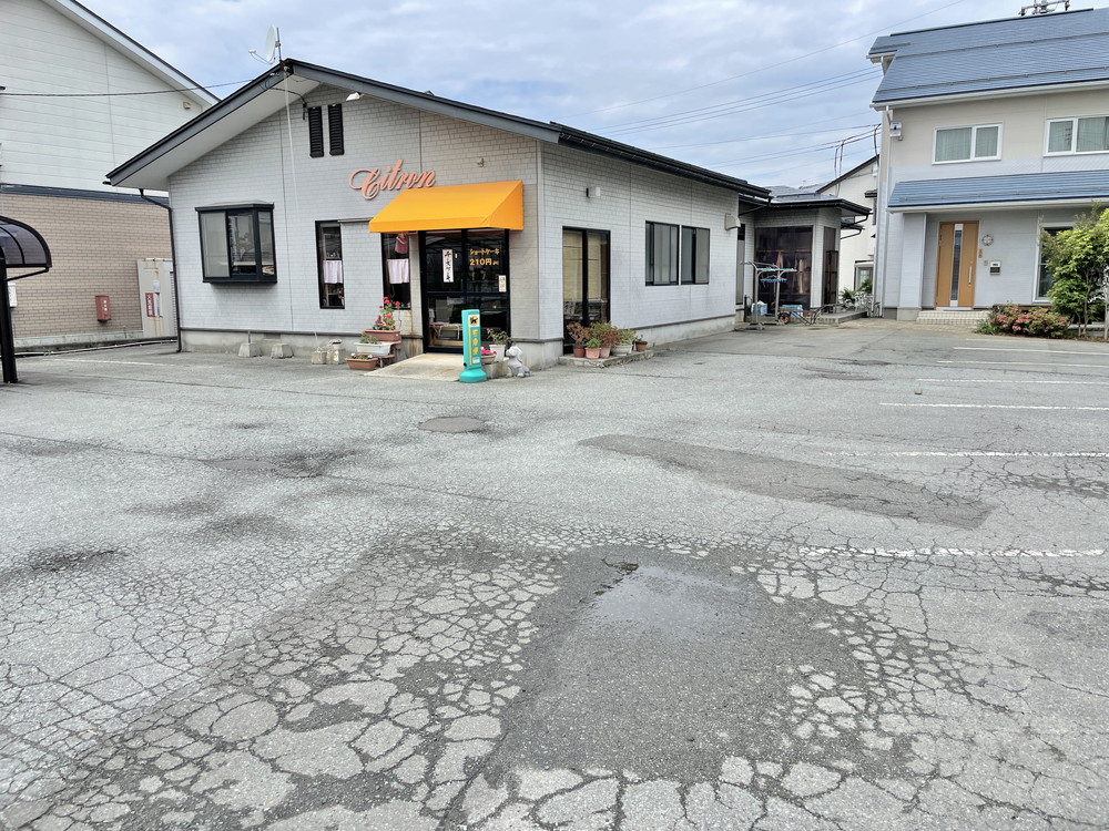 シトロン-駐車場