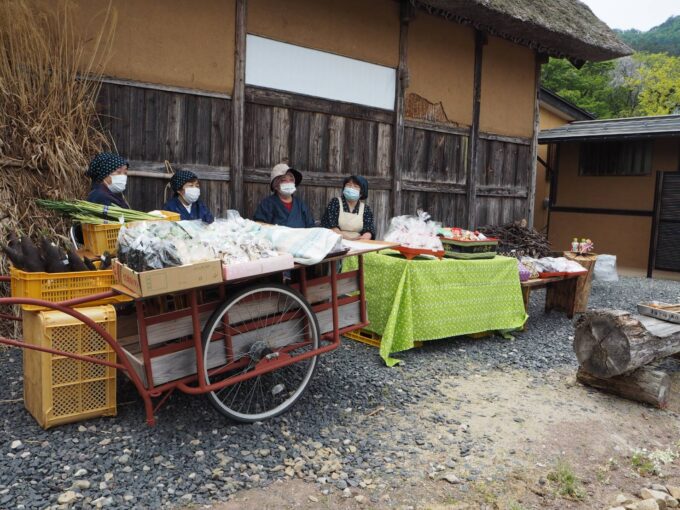 楢下宿リヤカー市