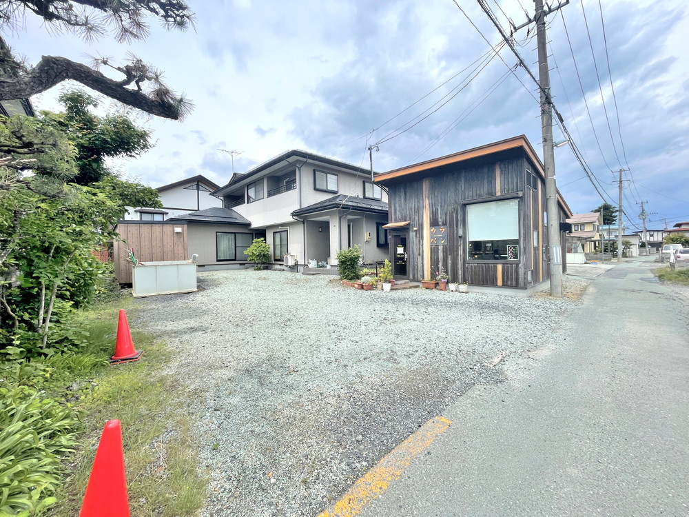 カラパン‐駐車場