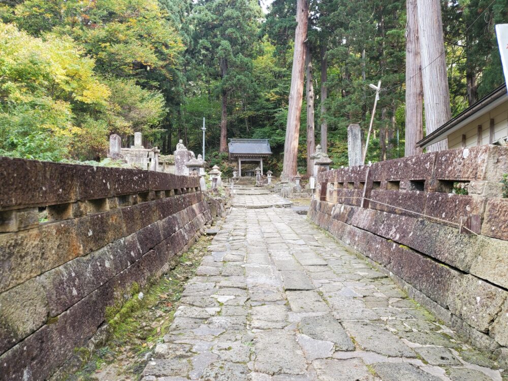亀岡文殊 (参道)