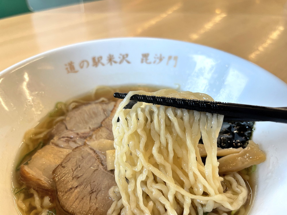 山形ラーメンレポ】米沢ラーメン 毘沙門（米沢市川井）｜道の駅米沢の