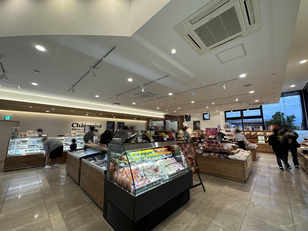 シャトレーゼ天童-店内1