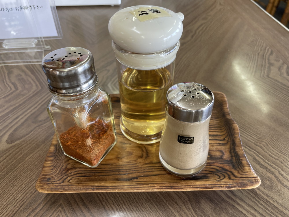 山椒そばやの店内5