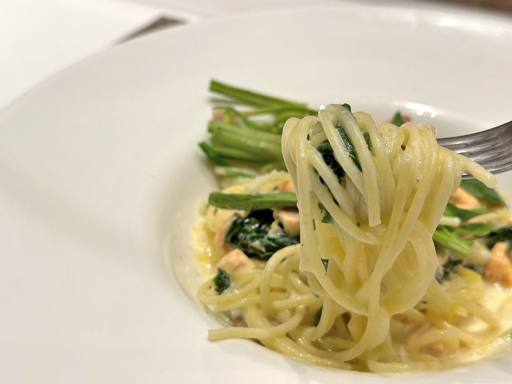 秋のやまがた野菜・イタリア野菜料理フェア-赤根ほうれんそうと秋鮭のクリームパスタ③