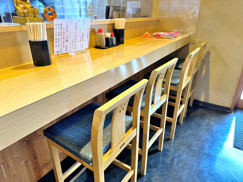 しちのや-店内①