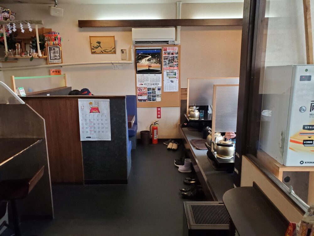 二代目高橋商店 (店内)
