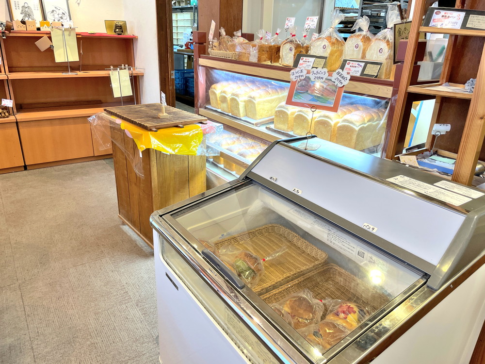 愛とパン-店内②