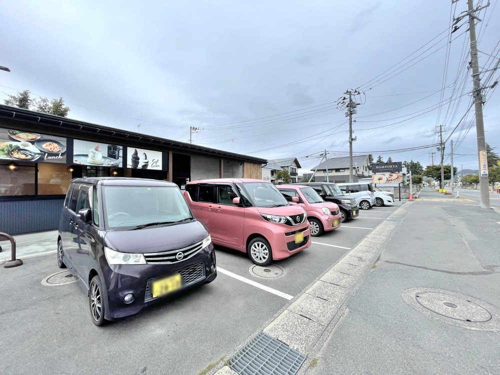 コンフォルタ-駐車場