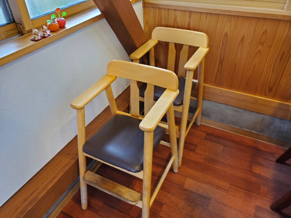 拉麺食堂 (店内)