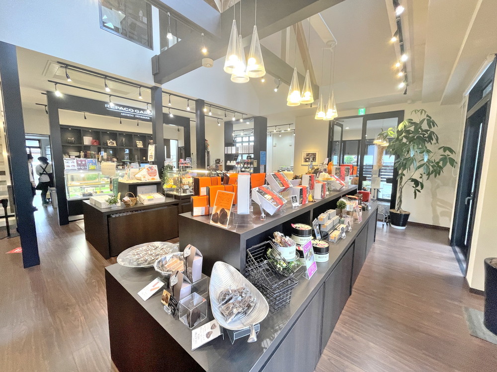 レパコ-店内①