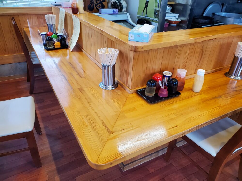 拉麺食堂 (店内)