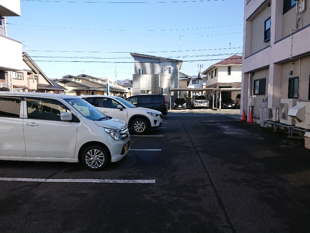 mocomoco駐車場_copy_1024x768