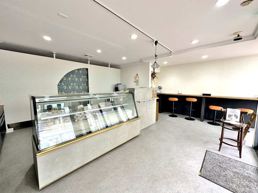 ベースケ-店内③