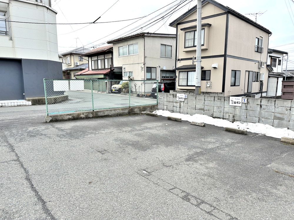 三木や洋菓子店-駐車場