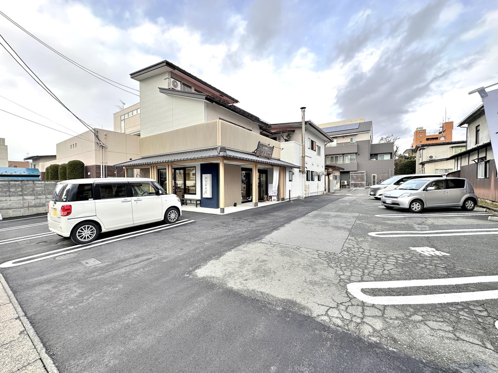 戸田屋正道-駐車場