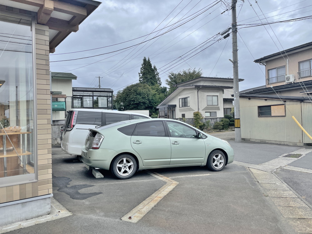アンスリール-駐車場