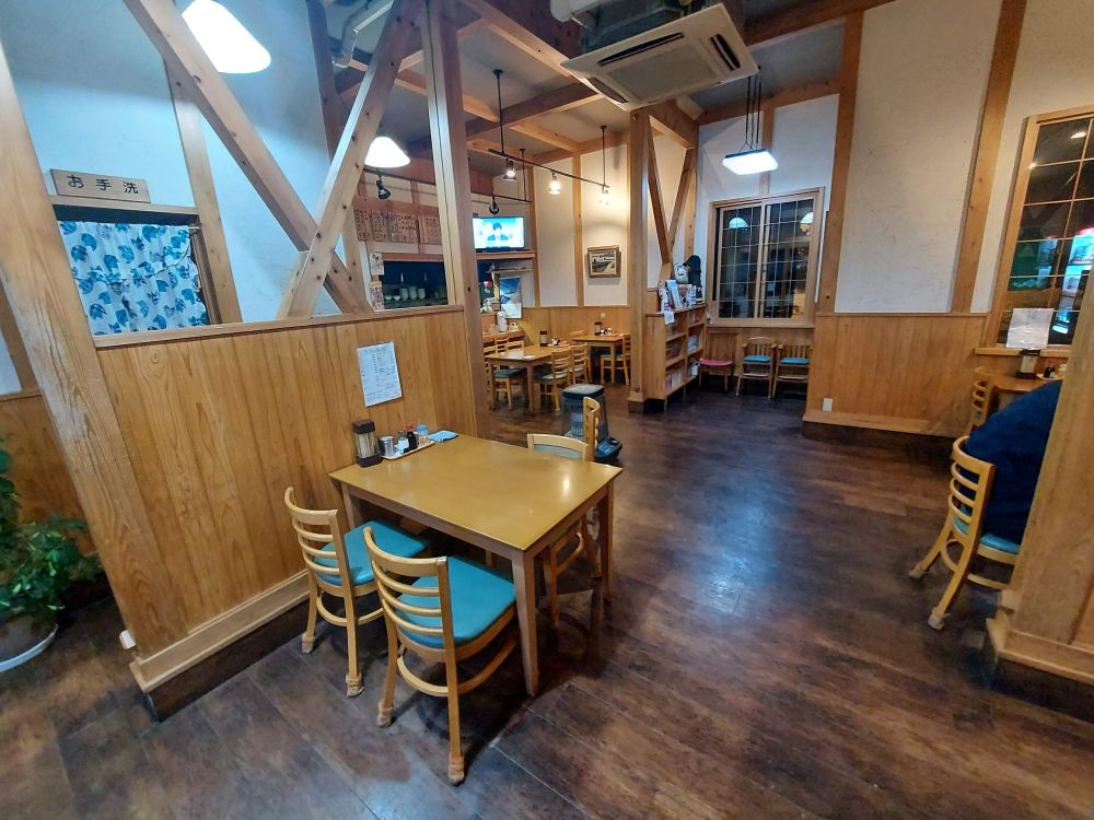 しらかば食堂ー内観２