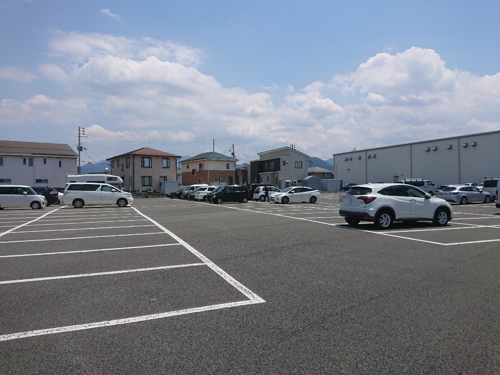 お食事処「はな＊花」　駐車場_copy_1024x768