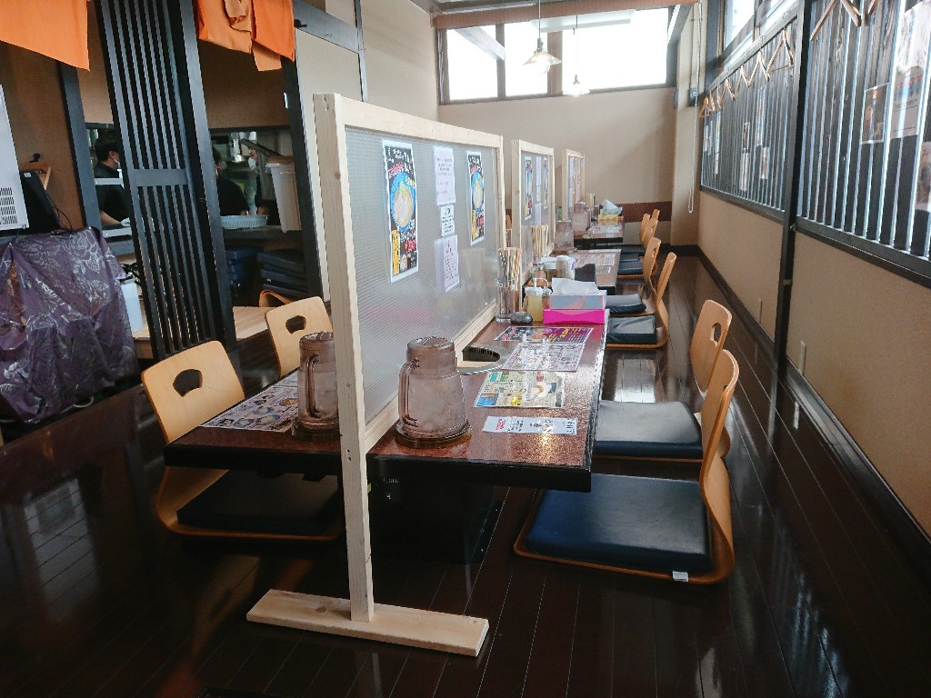 ひとりじ麺　店内_copy_1024x768