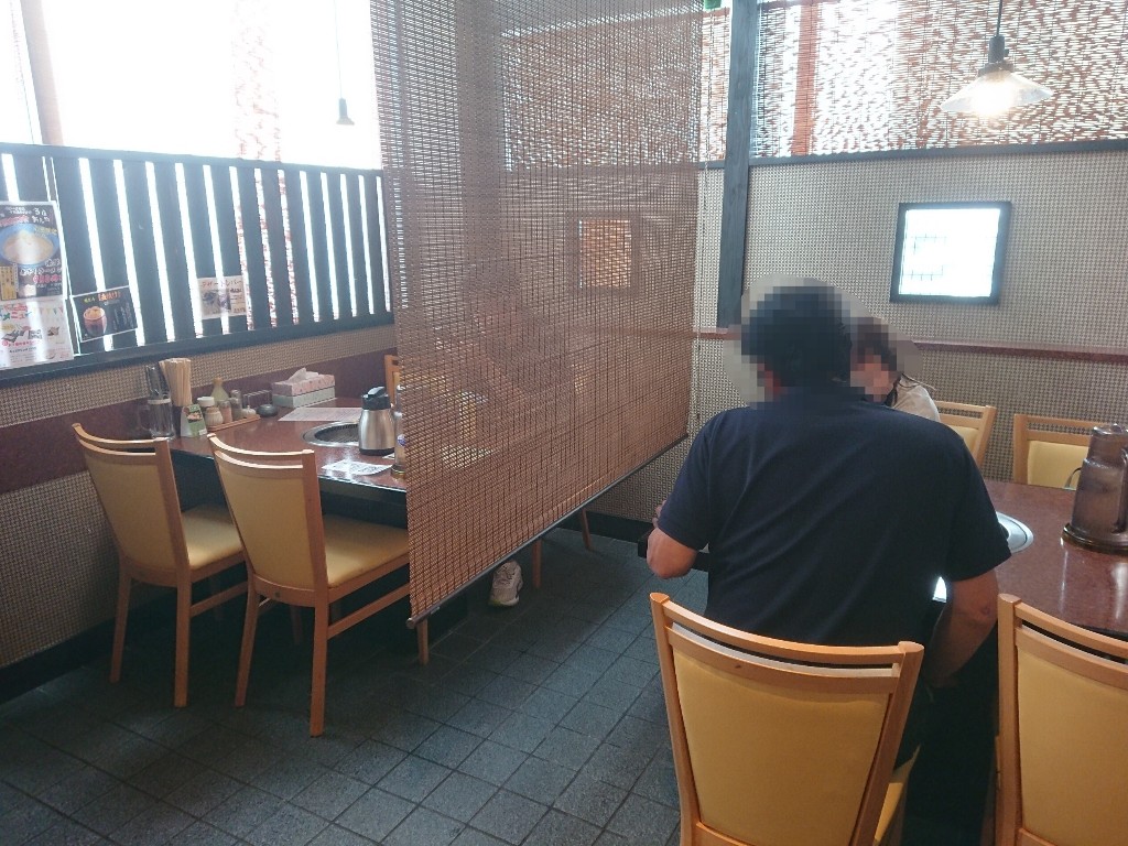 ひとりじ麺　店内３_copy_1024x768