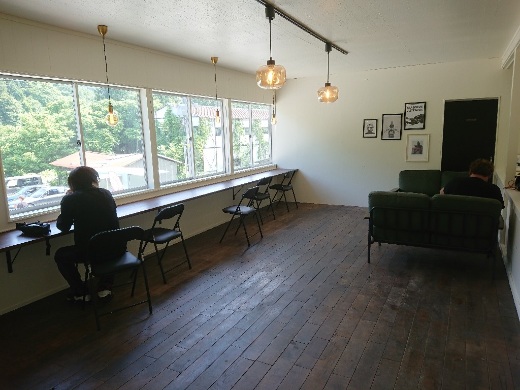 ダムコーヒースタンド　店内１_copy_1024x768