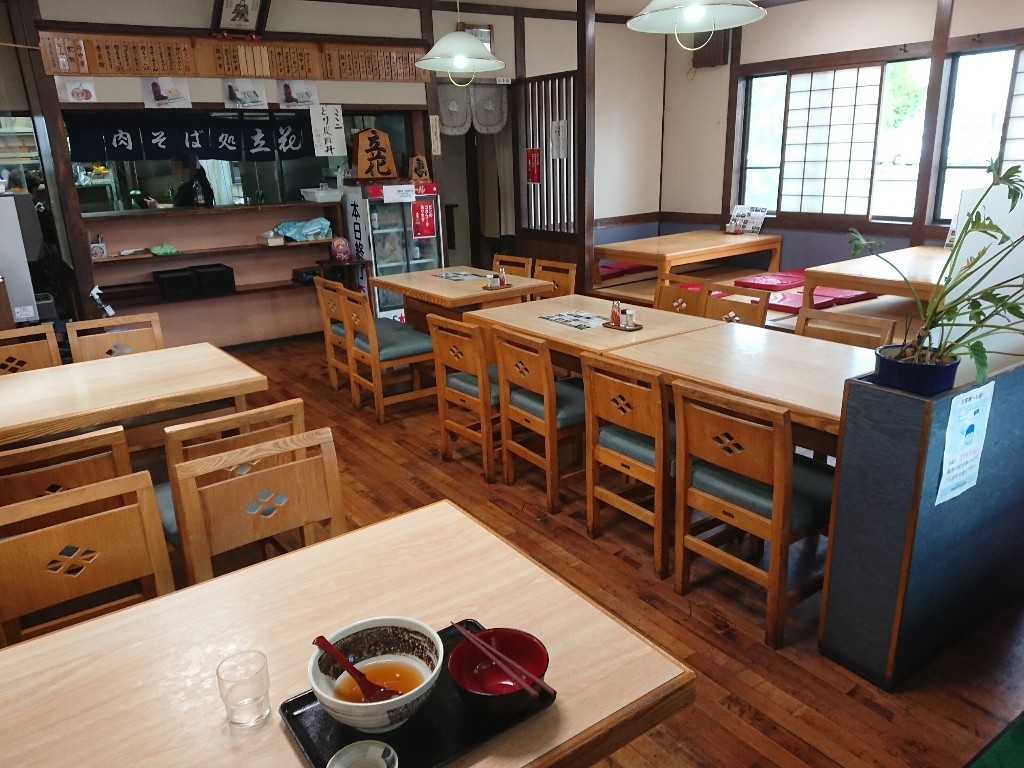 肉そば処立花　店内２_copy_1024x768