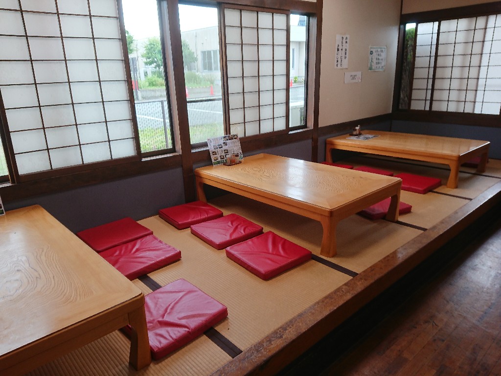 肉そば処立花　店内_copy_1024x768