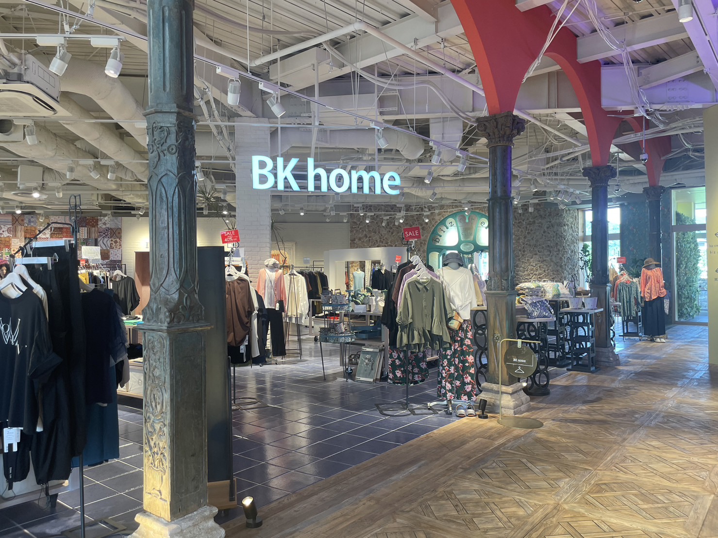 ビズクリークー店内3