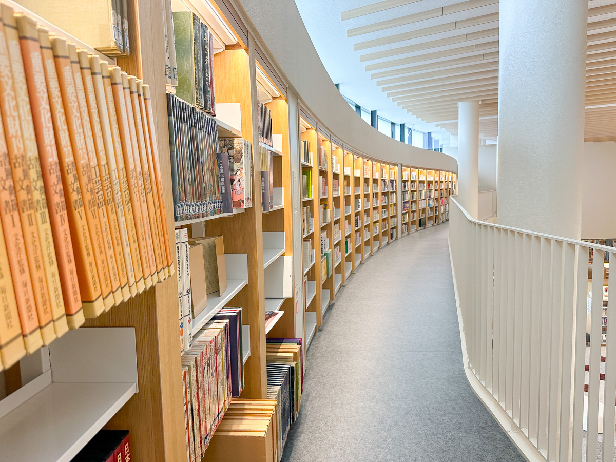 くるんと-図書館-2F (2)