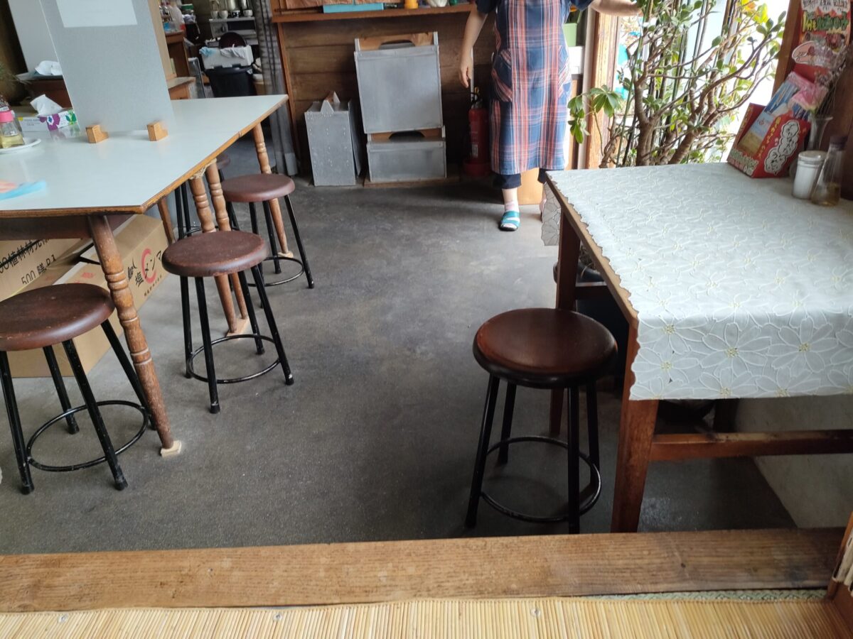 武田そば屋店内-1