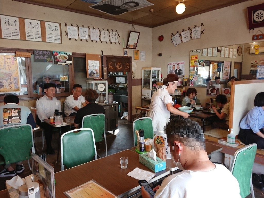 食堂きかく亀鶴 店内