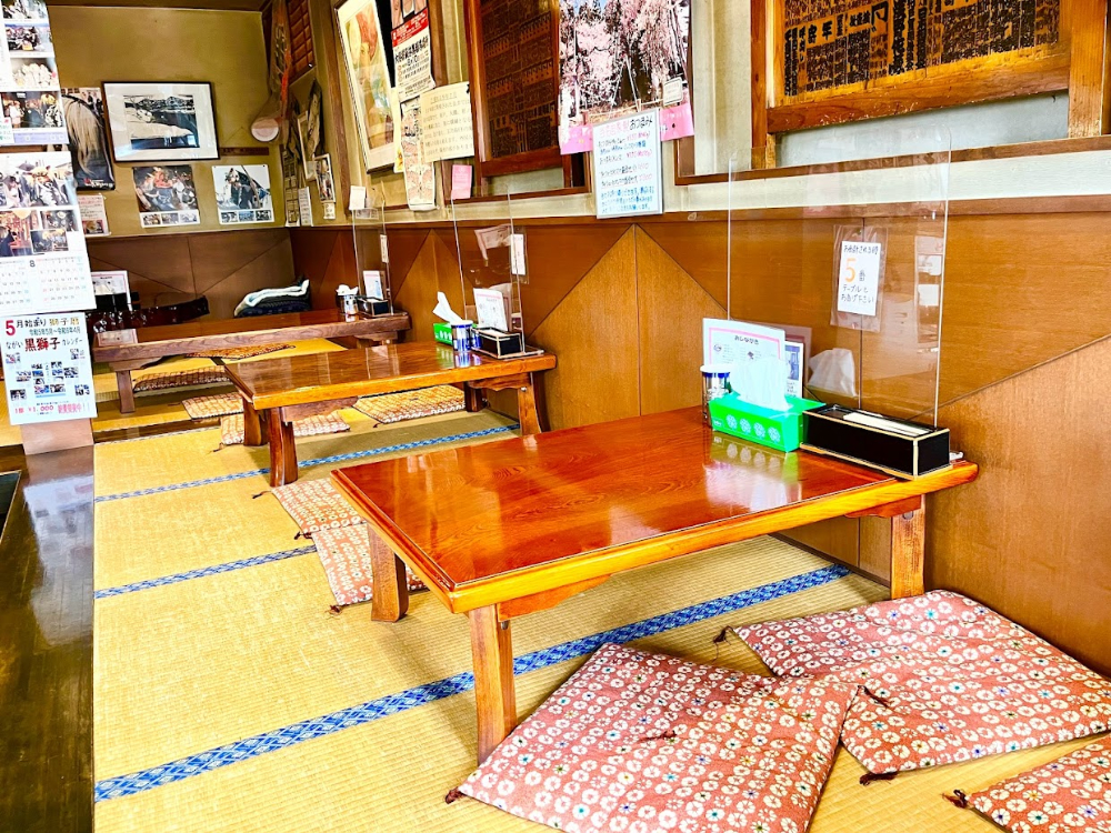 新来軒-店内2
