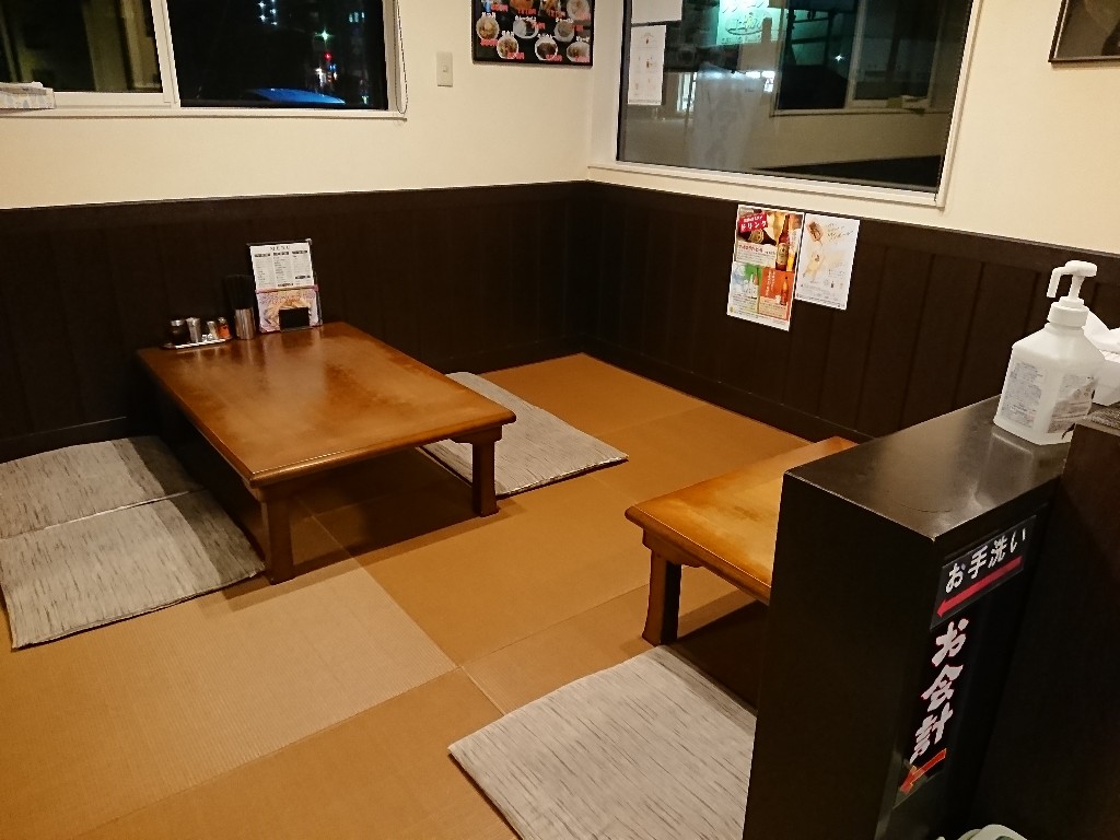 三勝食堂 店内 (1)