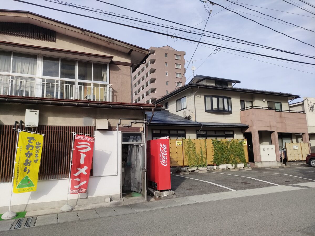金長本店-駐車場