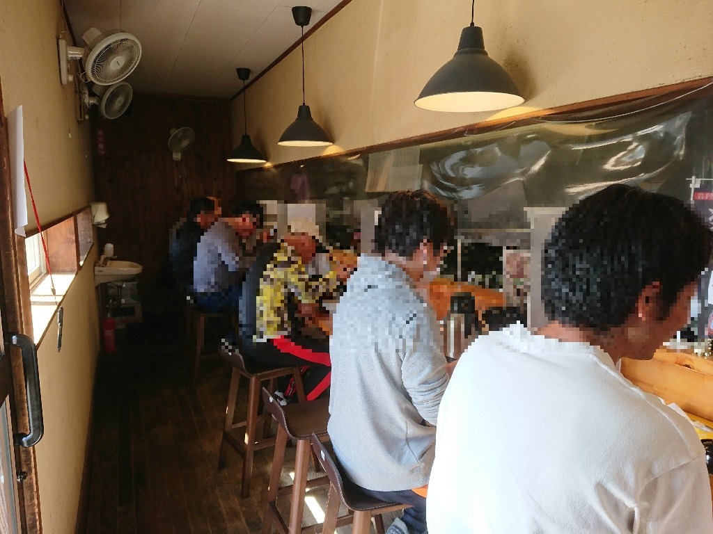麺屋 登龍門 店内 (2)