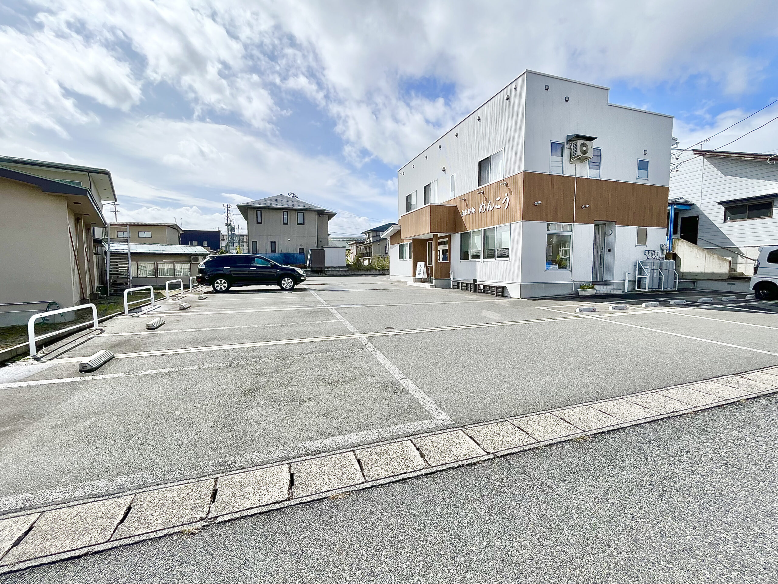 自家製麺めんこう-駐車場