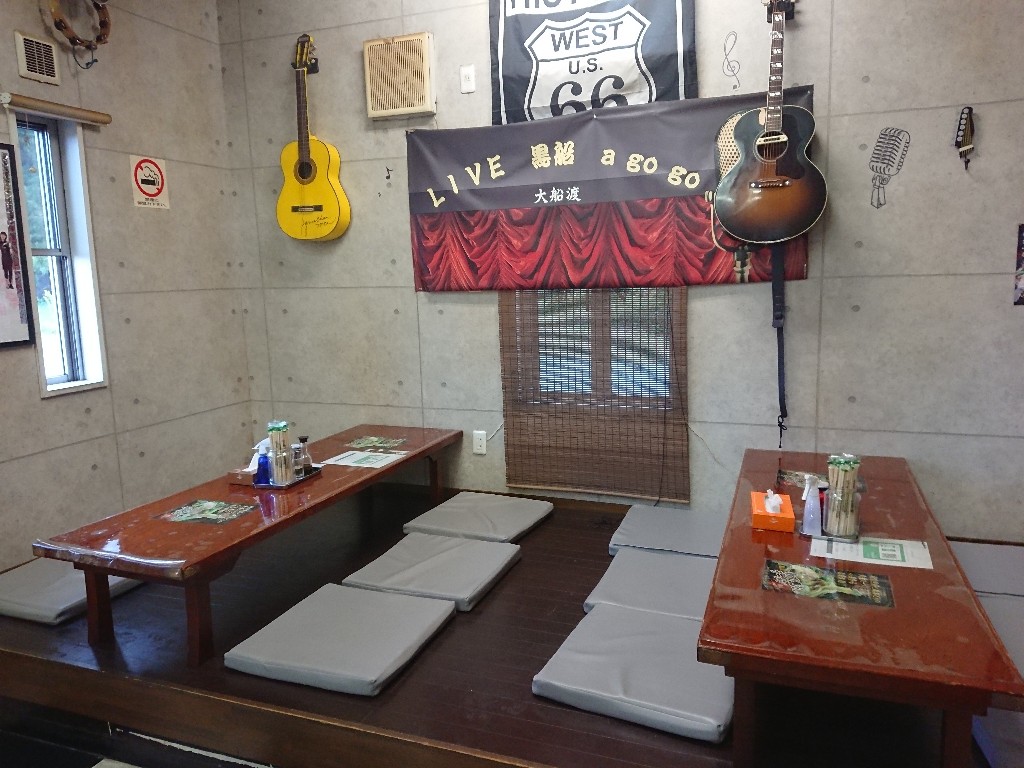 秋刀魚だし黒船　店内 (2)