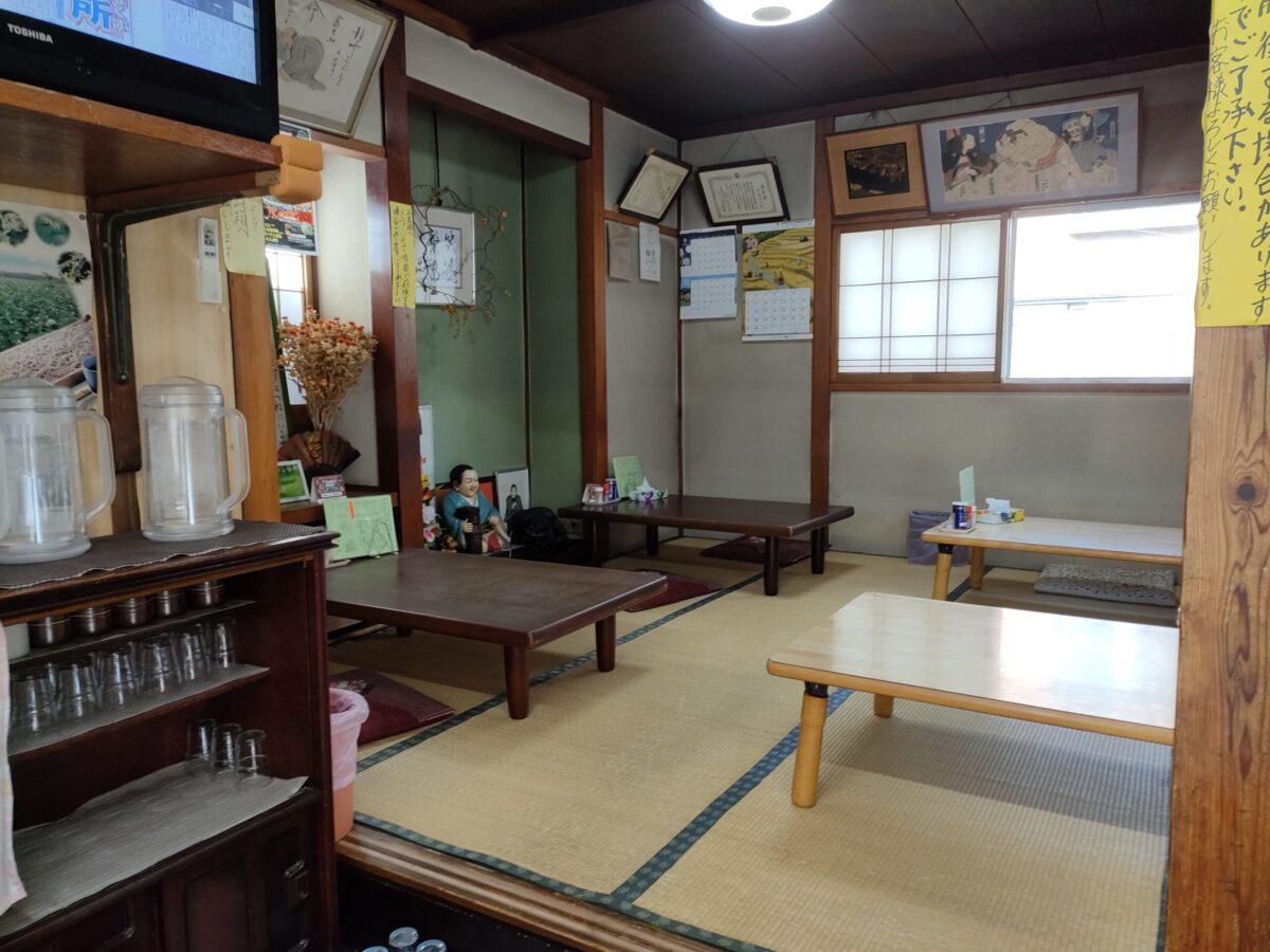 金長本店-店内②