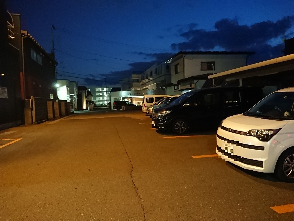 みよし食堂 駐車場