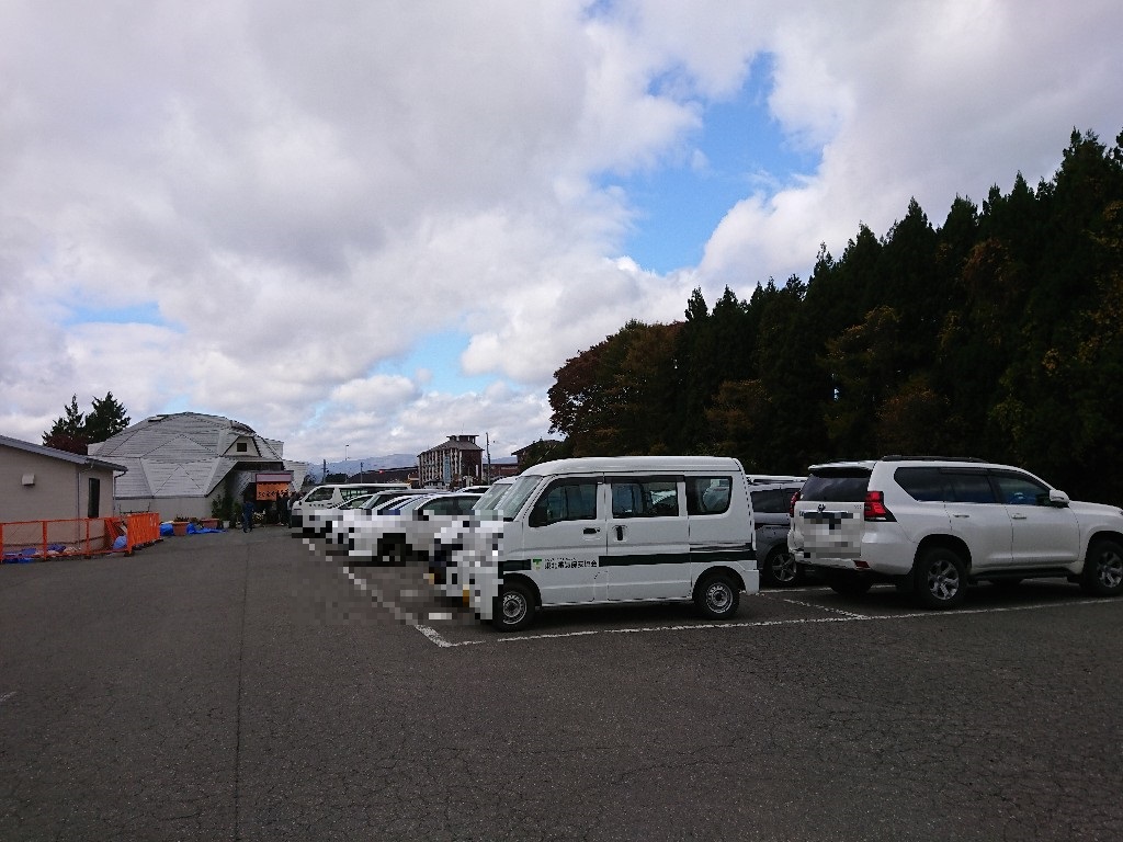 元祖満州にらラーメンさかえや 本店 駐車場