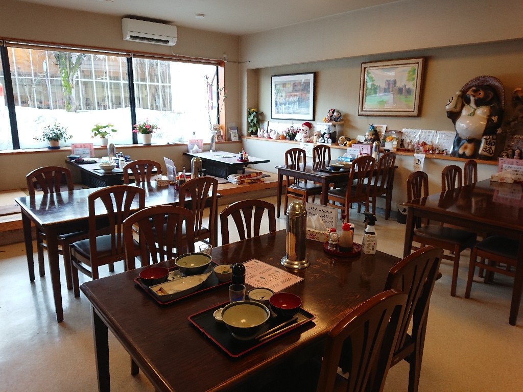 同気食堂　店内 (1)