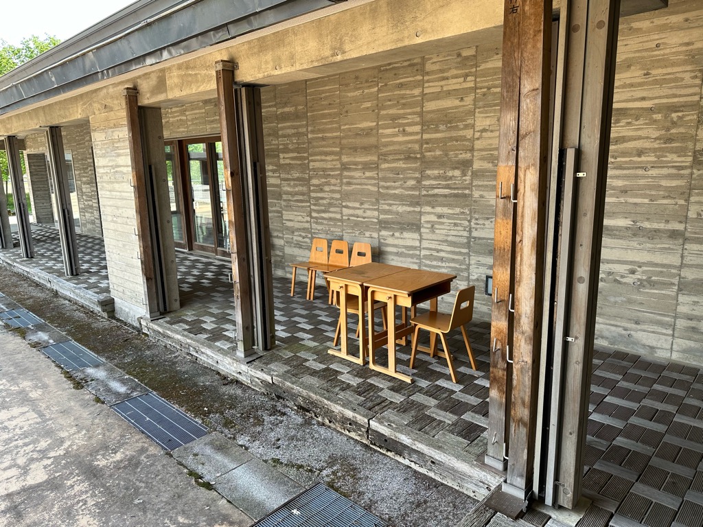 明安食学校－内観6