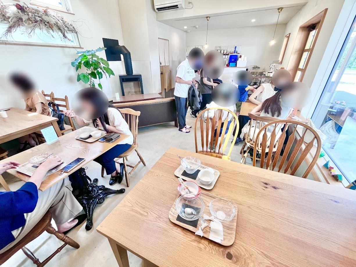 よってってカフェ-店内