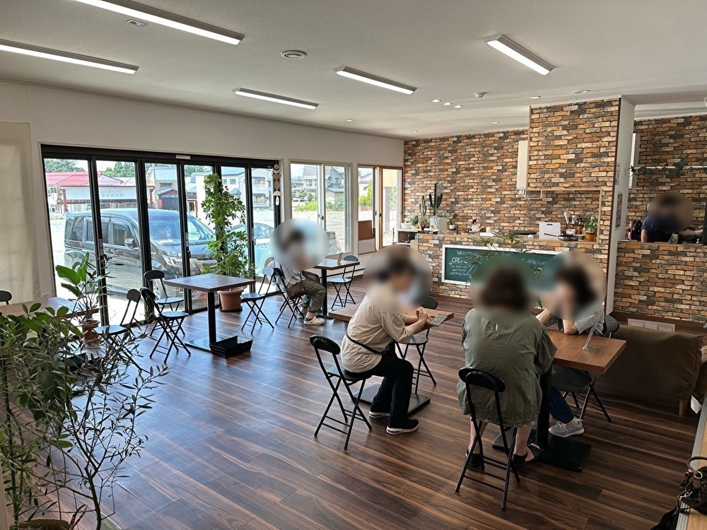 SOL CREPE STAND-内観1